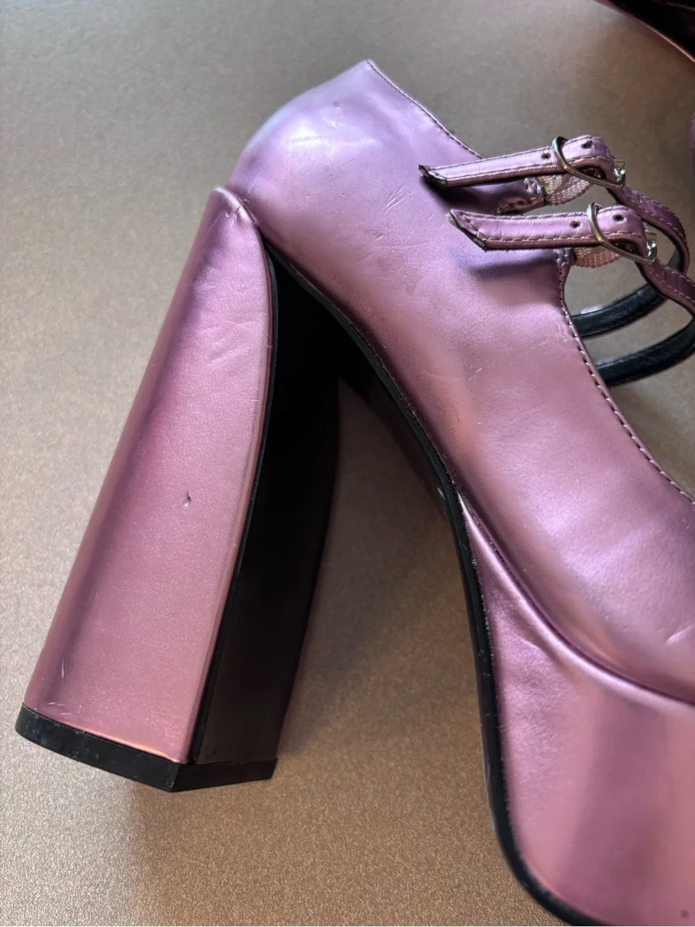 Guess platform mary